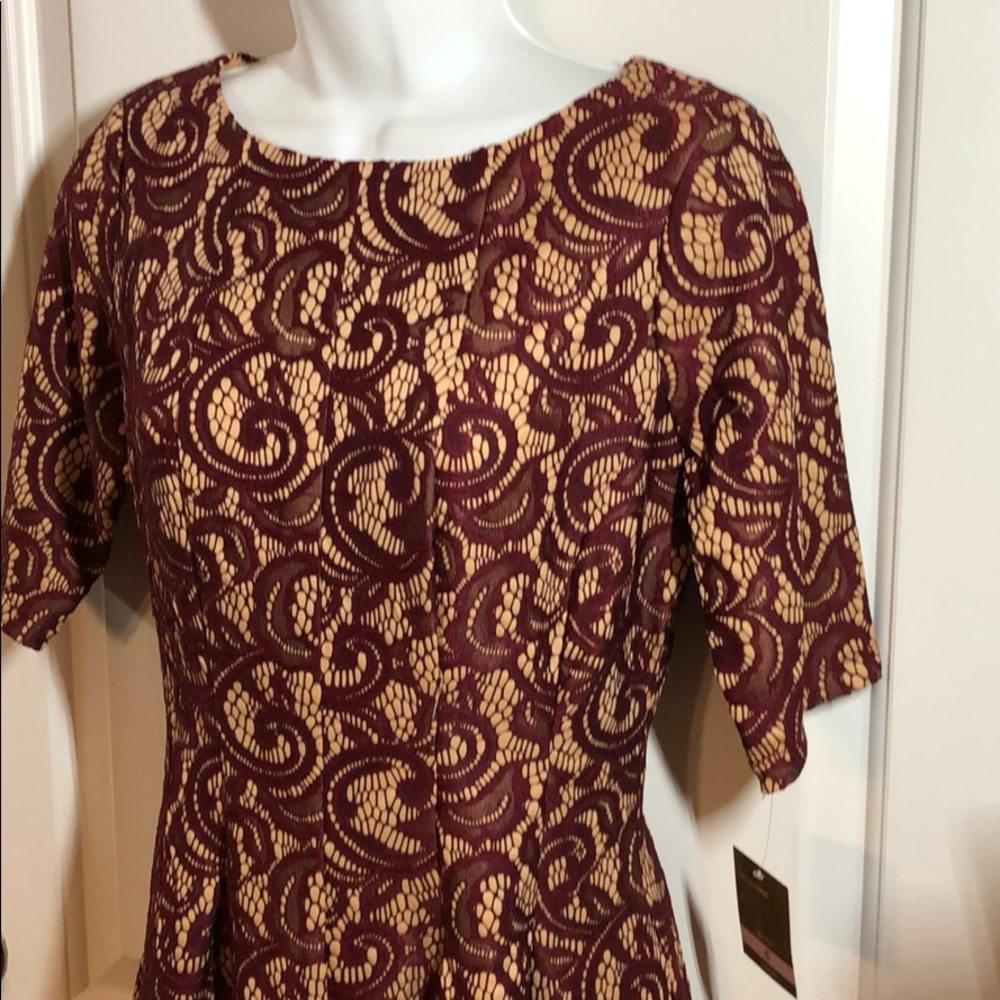 Burgundy & gold a-line jaquard dress 3/4 sleeves